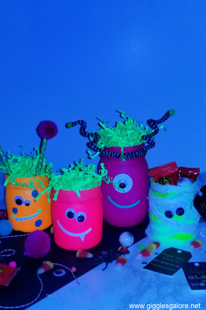 glowing-monster-halloween-jars__74136